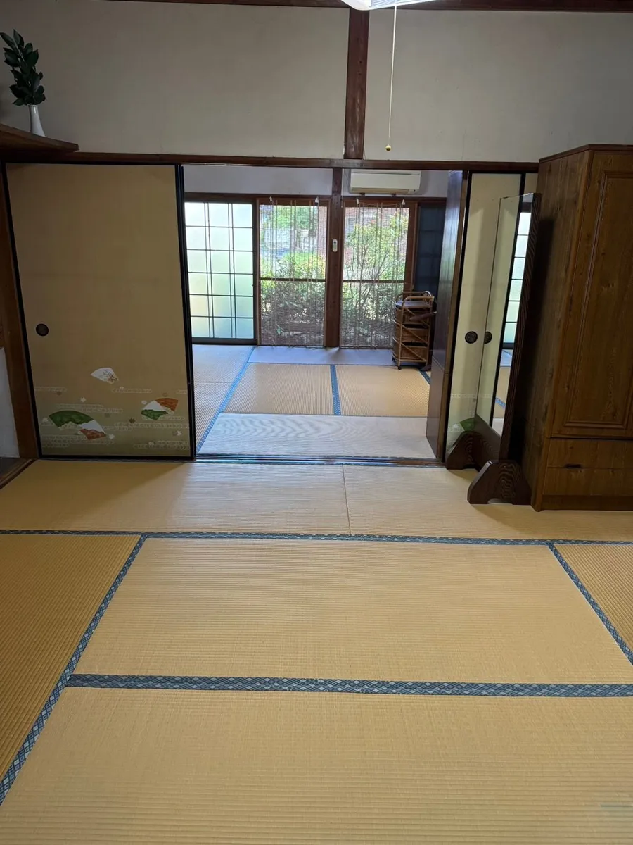 奥の和室の作業前